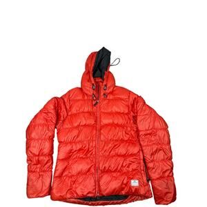 Nike Red Puffer Jacket Beaverton Oregon Label Men’s Medium Hooded Winter Coat